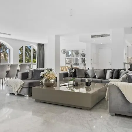 Βίλα Elviria Lujo, Piscina Y Sauna Privada *