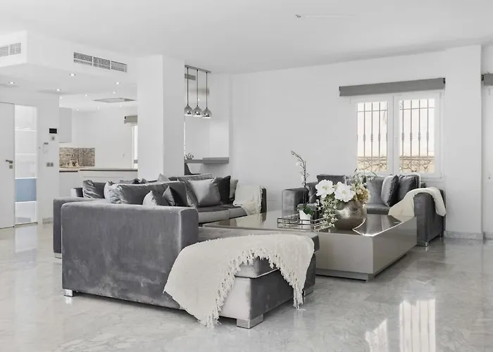 Elviria Lujo, Piscina Y Sauna Privada 빌라 마르베야