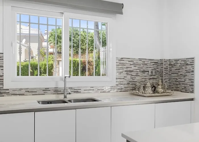 Elviria Lujo, Piscina Y Sauna Privada 빌라 마르베야