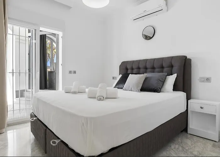 Βίλα Elviria Lujo, Piscina Y Sauna Privada