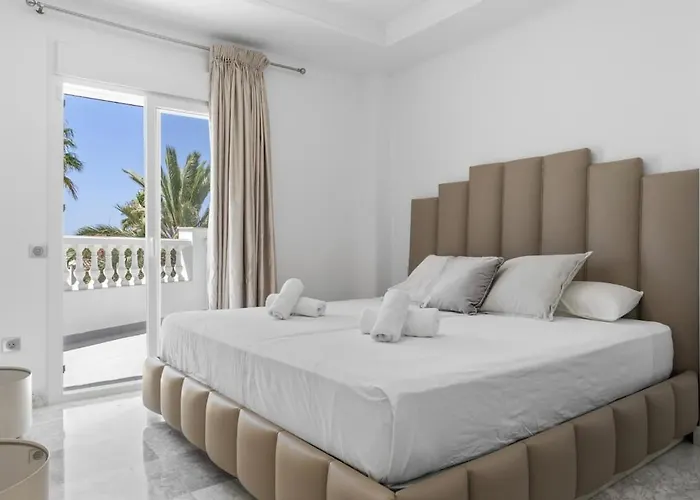 Elviria Lujo, Piscina Y Sauna Privada 빌라