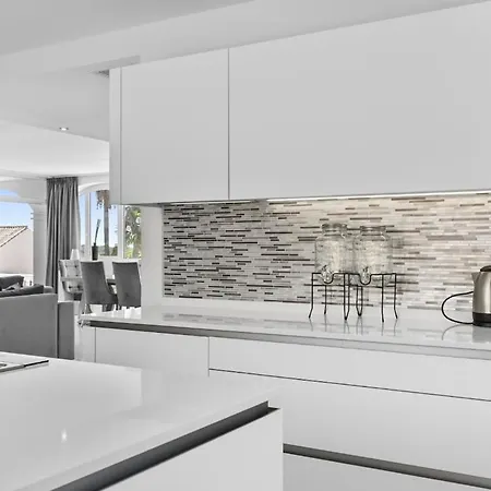 Elviria Lujo, Piscina Y Sauna Privada Vila